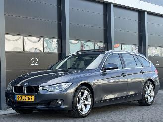 occasion passenger cars BMW 3-serie 330d Hade-Up Pano Leer Xenon 2013/2