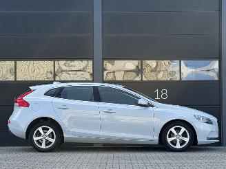 Volvo V-40 2.0 D2 Navi Clima PDC EURO-6 picture 3