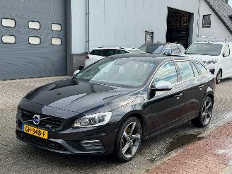 Vaurioauto  passenger cars Volvo V-60 2.4 D6 AWD Plug-In Hybrid R-Design 2014/6