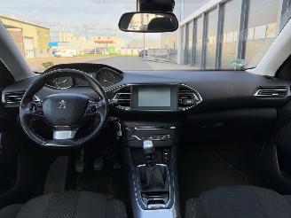 Peugeot 308 1.6 BlueHDi Xenon Pano Clima EURO-6 picture 7