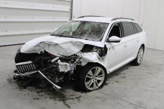 demontáž osobní automobily Skoda Superb  2020/11