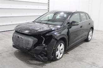 krockskadad bil auto Audi Q4 e-tron 2023/2