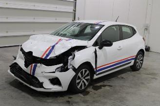 Vaurioauto  passenger cars Renault Clio  2023/1