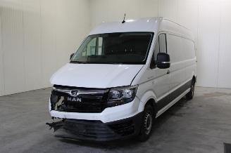 damaged trucks MAN TGE  2022/10