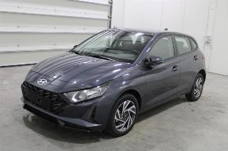 krockskadad bil auto Hyundai I-20 i20 2024/3