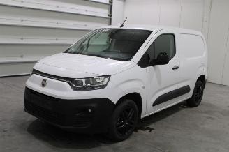 krockskadad bil auto Fiat Doblo  2022/11