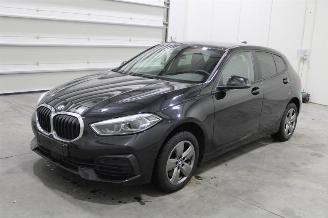 Damaged car BMW 1-serie 118 2023/7