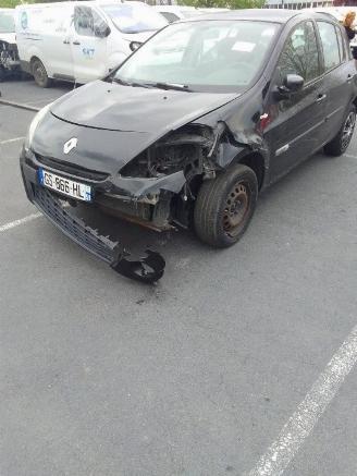 Auto incidentate Renault Clio  2012/3