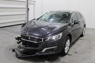 krockskadad bil auto Peugeot 508  2019/2