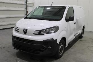 Damaged car Peugeot Expert  2025/3