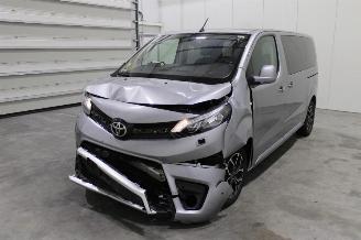 krockskadad bil auto Toyota ProAce  2022/1