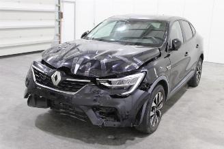 damaged passenger cars Renault Arkana  2023/10