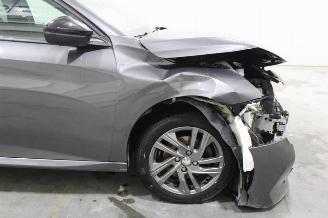 Peugeot 208  picture 7