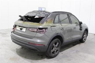 Audi Q3  picture 3