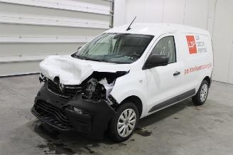 Coche accidentado Renault Express  2023/2