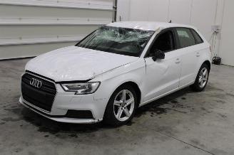 Schadeauto Audi A3  2019/6