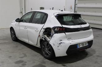 Peugeot 208  picture 4