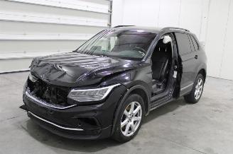 Schadeauto Volkswagen Tiguan  2022/6