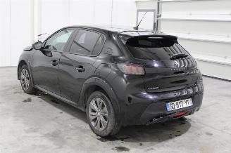 Peugeot 208  picture 4