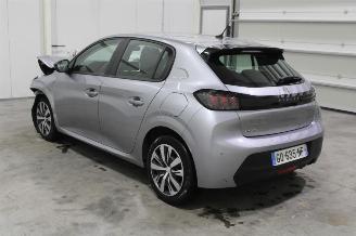 Peugeot 208  picture 4