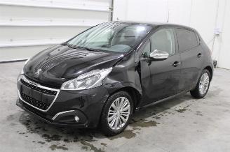 uszkodzony samochody osobowe Peugeot 208  2019/5