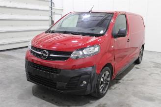uszkodzony samochody osobowe Opel Vivaro  2020/10