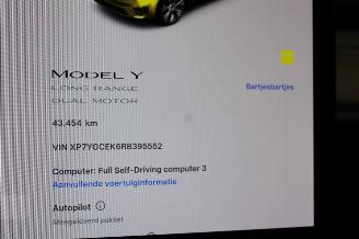 Tesla Model Y  picture 12