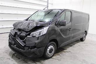 krockskadad bil auto Renault Trafic  2023/9