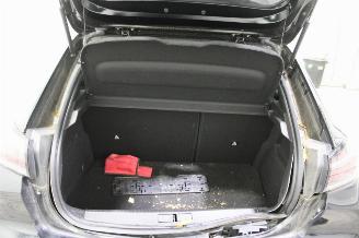 Peugeot 208  picture 21