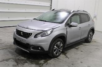 Damaged car Peugeot 2008  2018/4