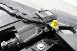 Peugeot 208  picture 18