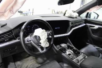 Volkswagen Touareg  picture 9