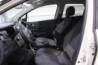 Renault Captur  picture 11