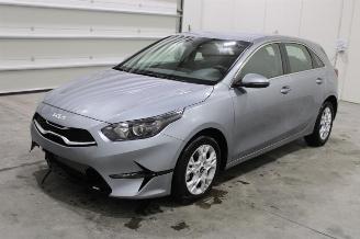 skadebil auto Kia Cee d cee'd 2024/10