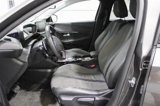 Peugeot 208  picture 10