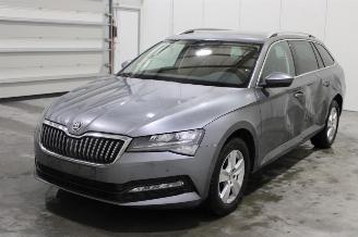 skadebil auto Skoda Superb  2022/6