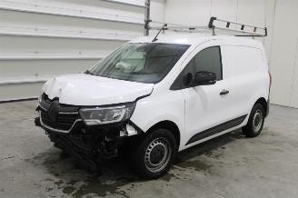 skadebil auto Renault Kangoo  2024/10