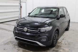 damaged passenger cars Volkswagen T-Cross  2019/12