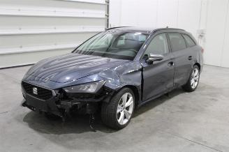 krockskadad bil auto Seat Leon  2025/2
