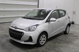 Vaurioauto  passenger cars Hyundai I-10 i10 2019/1