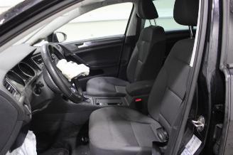 Volkswagen Golf  picture 11