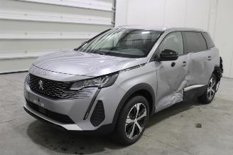 krockskadad bil auto Peugeot 5008  2024/4