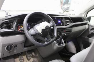 Volkswagen Transporter T6 picture 9