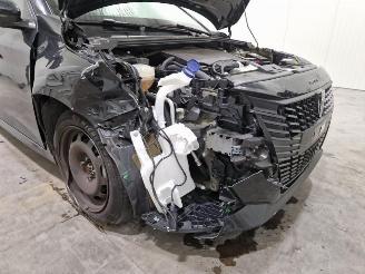 Peugeot 208  picture 7