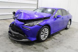 damaged passenger cars Toyota Mirai  2022/4