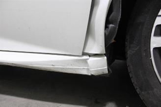 Peugeot 208  picture 8