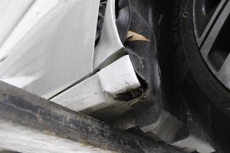 Peugeot 208  picture 19