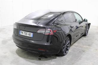 Tesla Model 3  picture 3