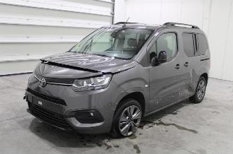 uszkodzony samochody osobowe Toyota ProAce CITY 2023/2