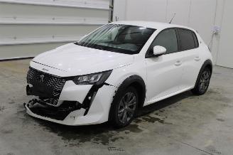 damaged passenger cars Peugeot e-208  2021/5